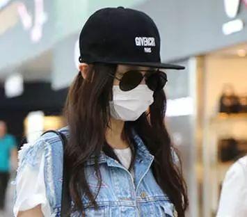 戴鸭舌帽口罩的娱乐圈爆料博主